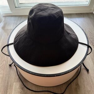 lack of color holiday cotton canvas black bucket summer sun hat medium large NEW